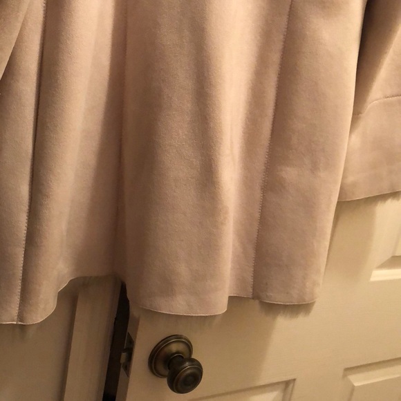 Coat - Picture 6 of 9